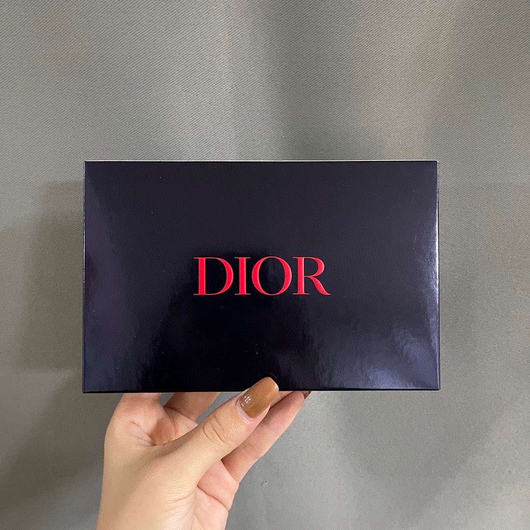 Dior 4-Piece Mini Lipstick Set (1.5gx4) ā Elegance in Every Shade