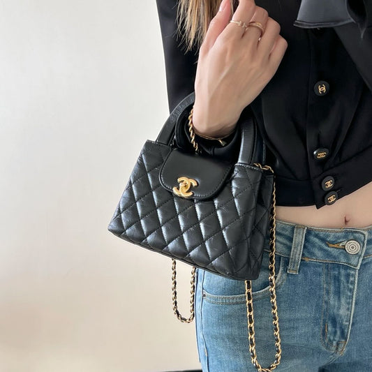 Chanel Elegance - The Ultimate Ladies bag of Timeless Luxury