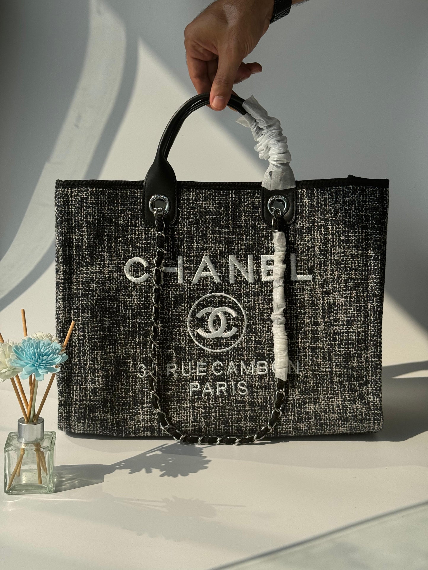 Chanel Pre-Loved - Medium Deauville tote bag