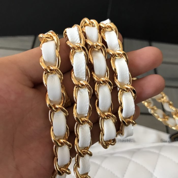 Chanel Timeless Ladies Handbag for the Modern Sophisticate