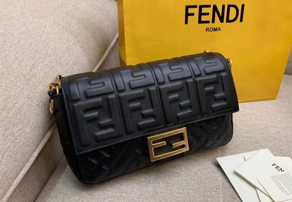 Fendi Baguette Bag – Iconic Style, Timeless Elegance
