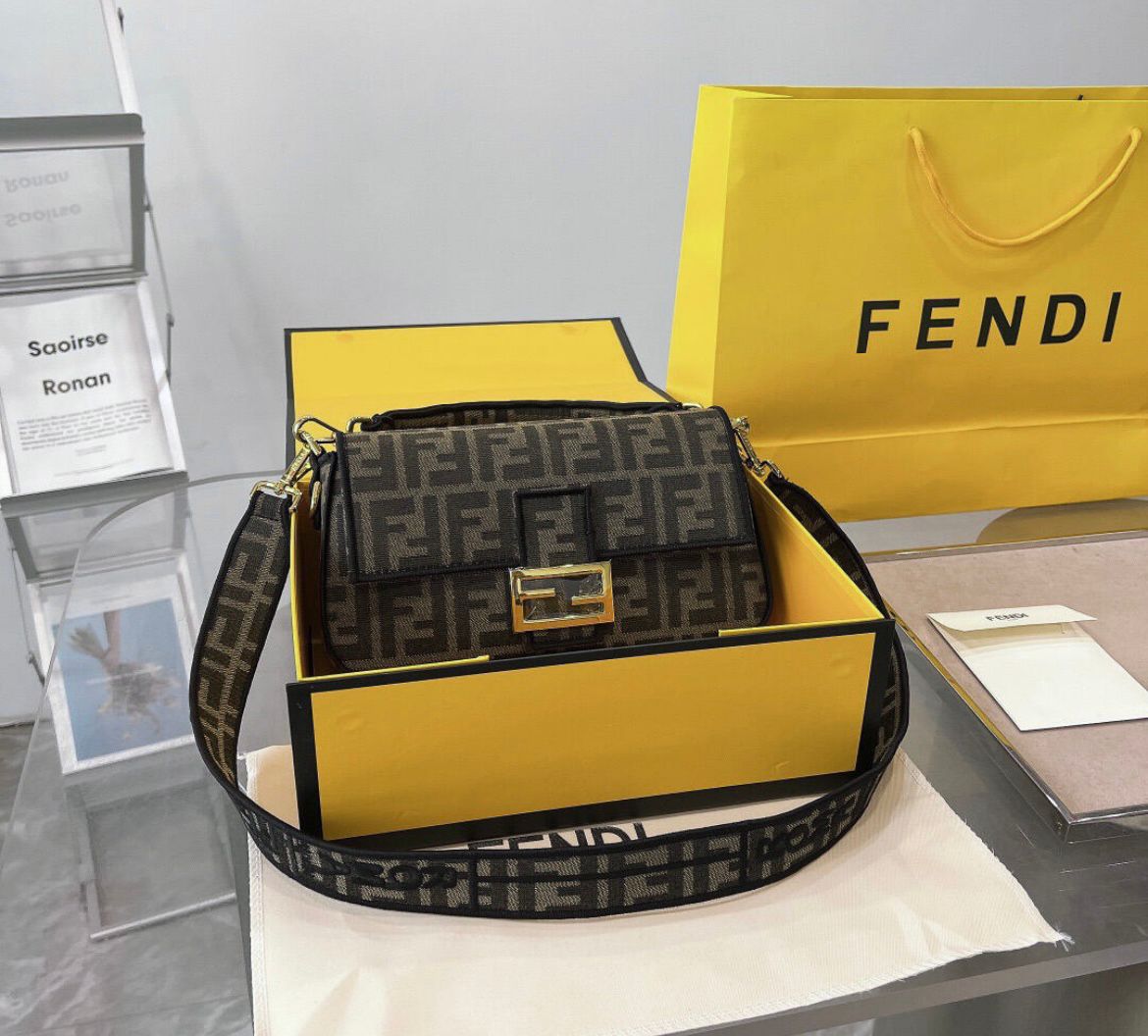 Fendi Baguette Bag – Iconic Style, Timeless Elegance